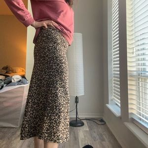 Leopard print midi skirt